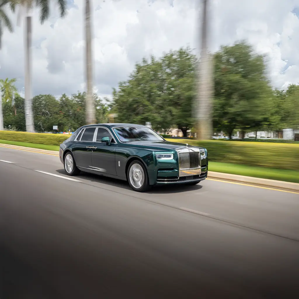 EVOLV_PPF_Midnight_Green_Rolls_Royce_Phantom_rolling2.webp