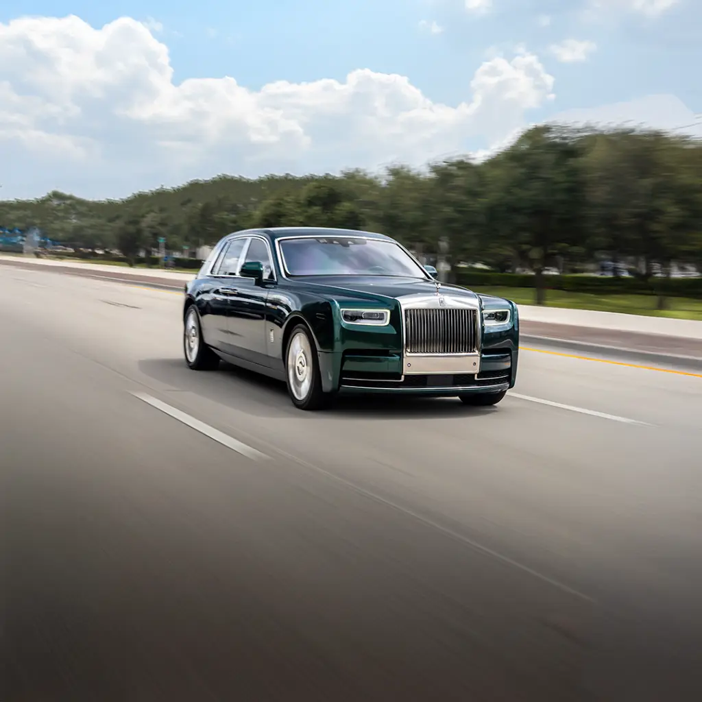 EVOLV_PPF_Midnight_Green_Rolls_Royce_Phantom_rolling.webp